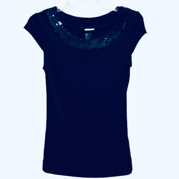 Sequin Trim-Neckline Capsleeve Shiry - Picture 1 of 8